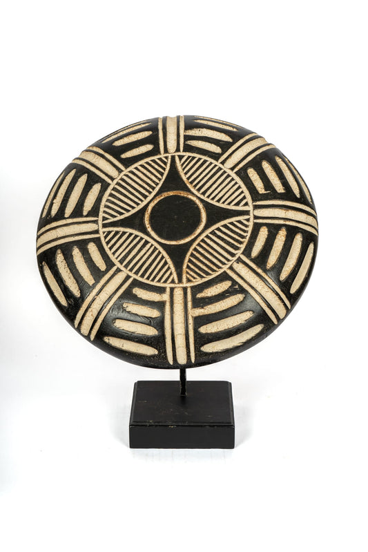 Bouclier Zoulou décoratif en bois sculpté – Art africain authentique (33,5 x 34 cm) - Lucearte Gallery 