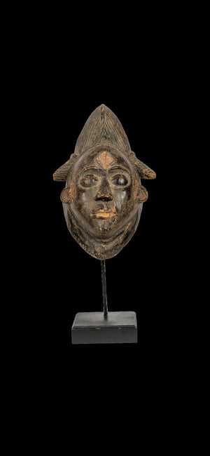 Black Pounou Mask from Gabon – Ancestral heritage and ritual power, Prestige Collection (Price on request)