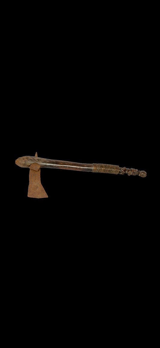 Hache Fang – Symbole d’autorité et de pouvoir rituel ,Collection Prestige (Prix sur demande)